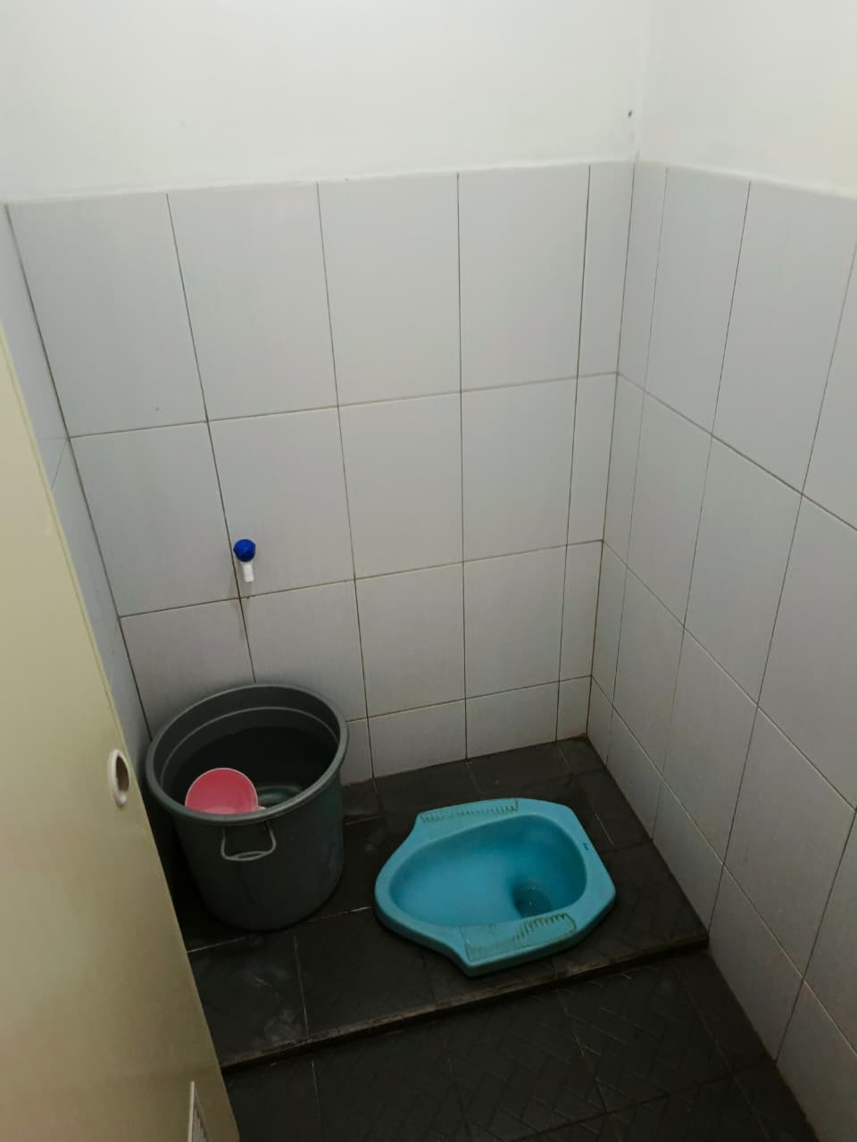 Fasilitas kamar mandi bersih dekat UIN Salatiga
